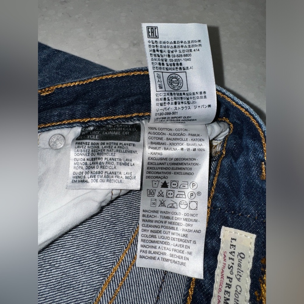 Levi's 501 Denim Cutoff Shorts - Picture 4 of 10